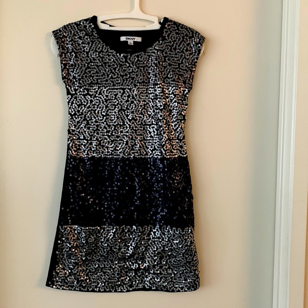 DKNY cute sequin blouse or short dress size large, excellent condition!!